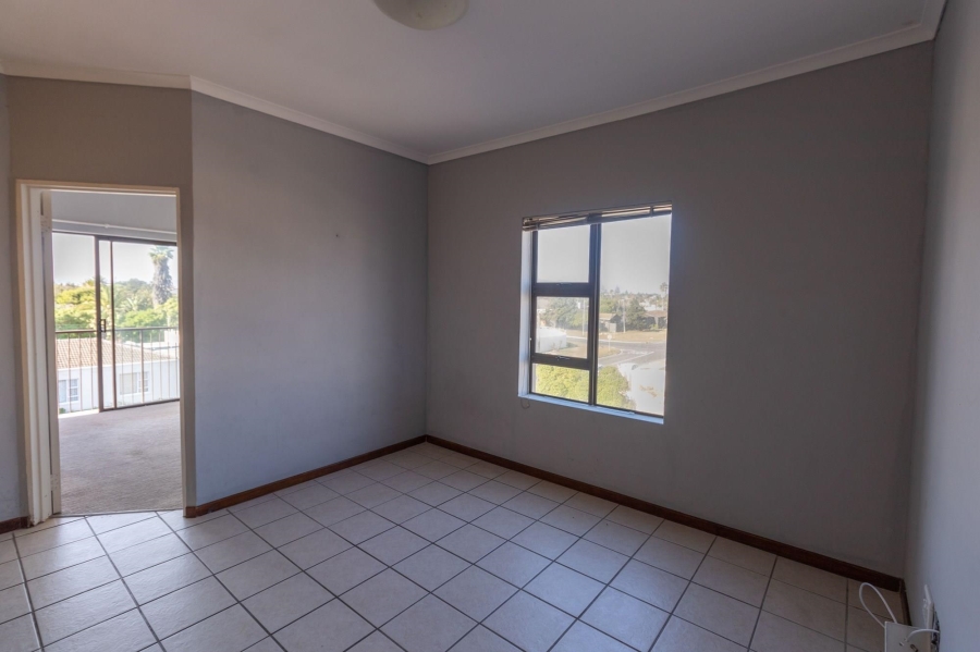 To Let 1 Bedroom Property for Rent in Bloubergrant Western Cape